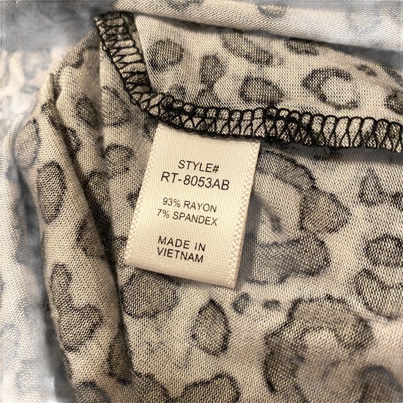 Zenana Size Small Gray Leopard Tunic - Picture 6 of 7